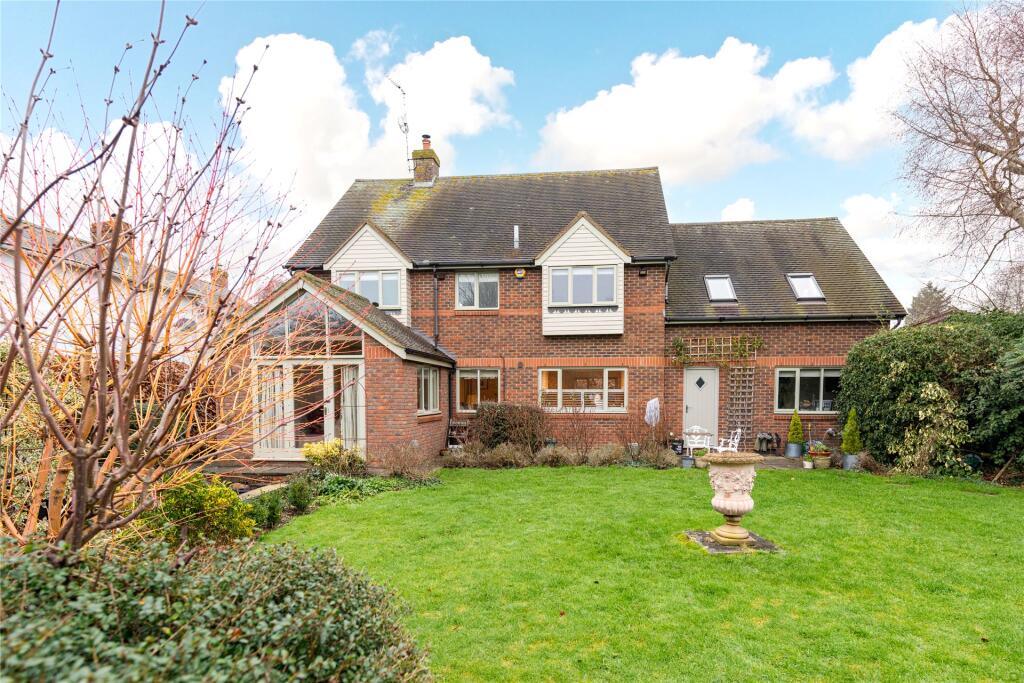 Main image of property: Chapel Lane, Thornborough, Buckingham, Buckinghamshire, MK18