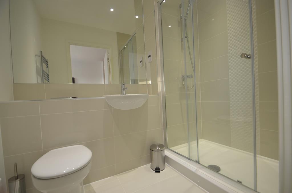Apartment in Southall - More