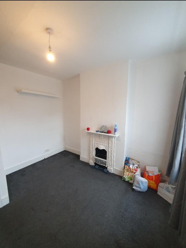 Apartment in London, Seven Sisters, West Green - View 4