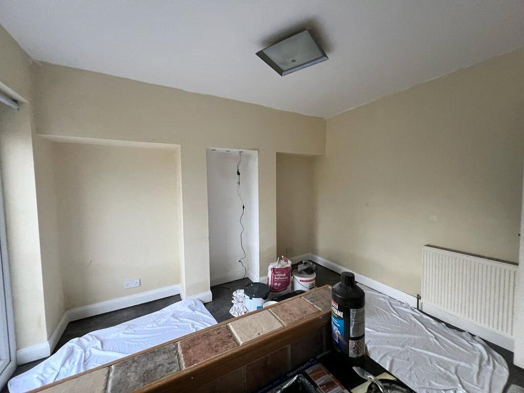 House in Wolverhampton, Wood End - View 5