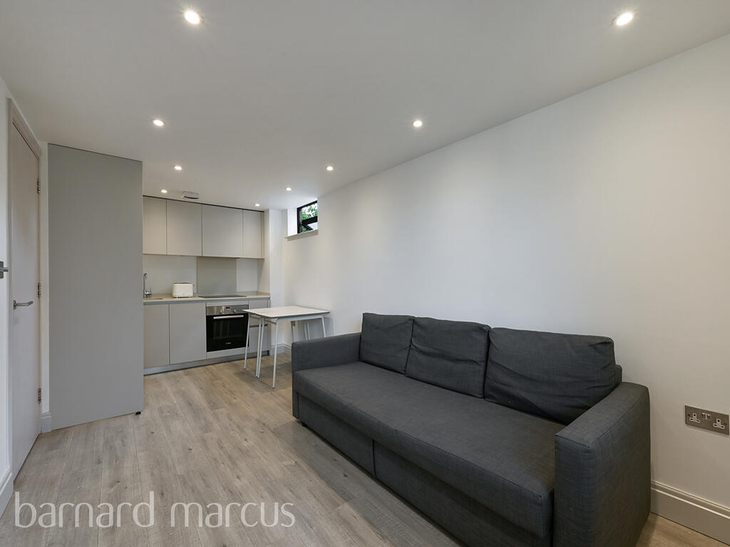 Apartment in London - View 5