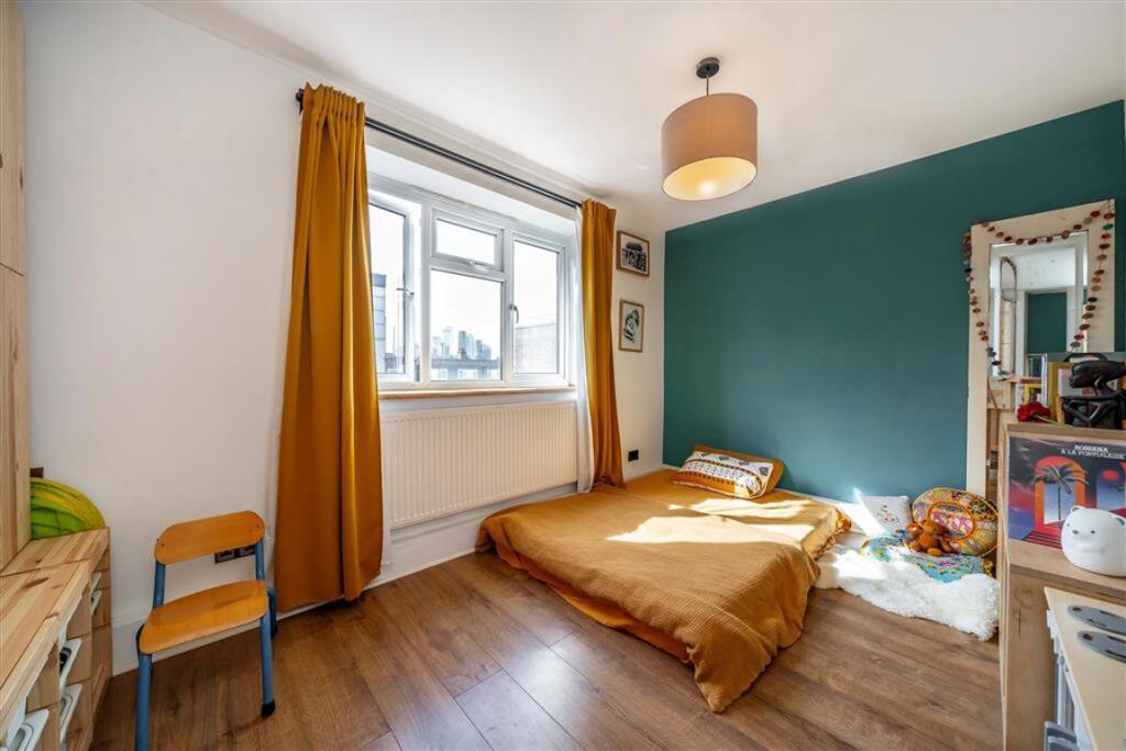 Apartment in London - More
