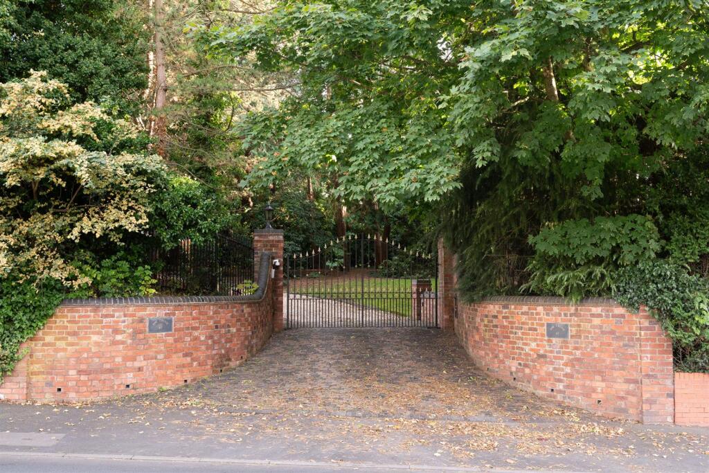 Wollescote Road, Pedmore, Stourbridge photo 3