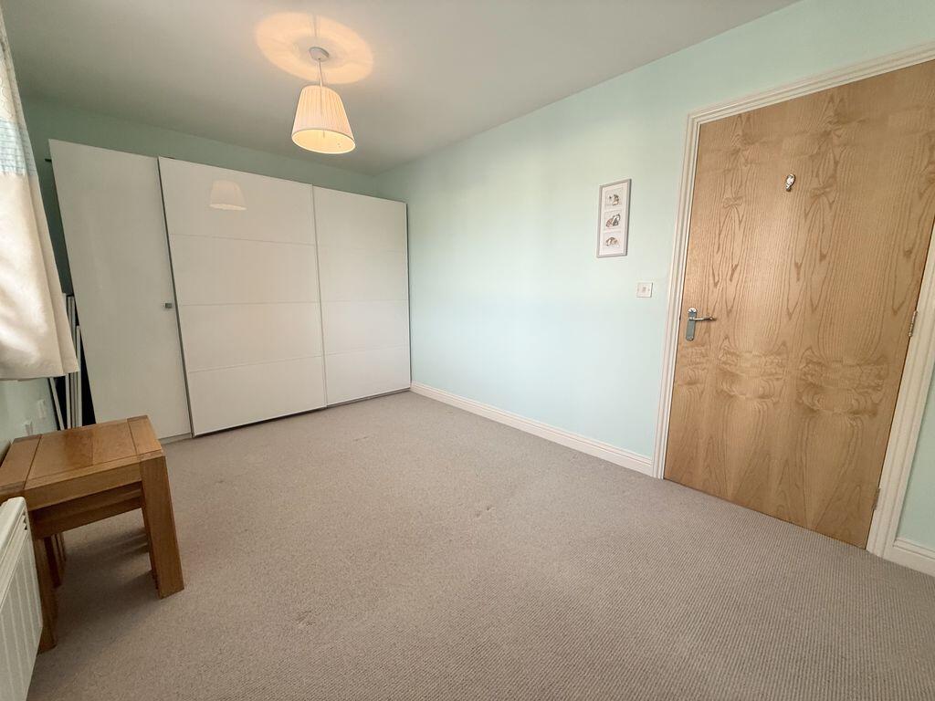 Apartment in Luton - View 5
