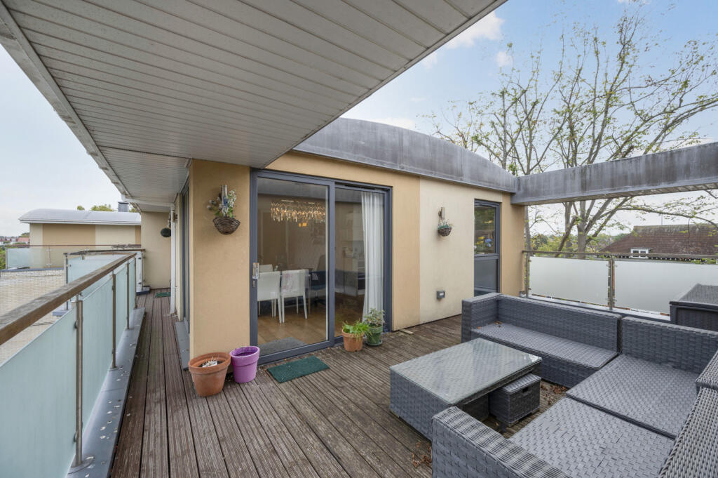 West Barnes Lane, Raynes Park, New Malden, KT3 photo 3