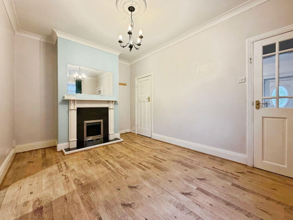 Grange Crescent, Riddlesden, Keighley, BD20 5AJ photo 4