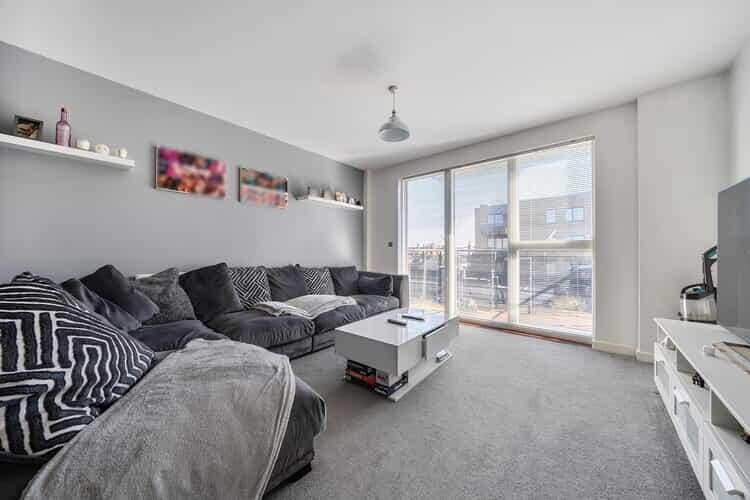 Apartment in Redhill - View 3