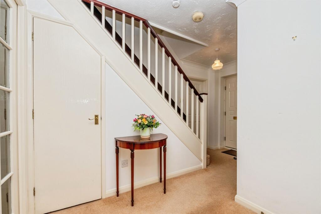 House in Worcester - View 2