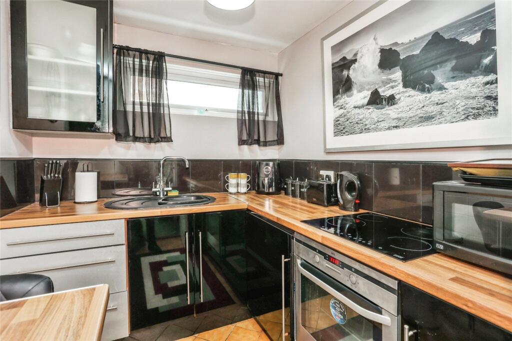 Apartment in Loughborough, Thorpe Acre - View 5