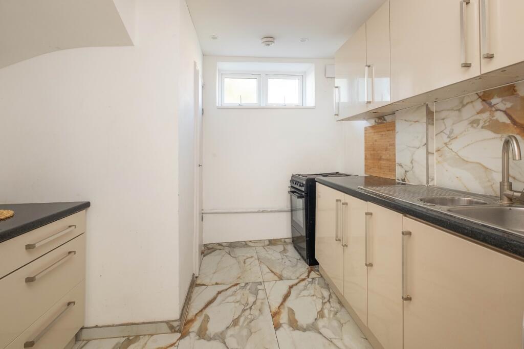 House in Twickenham - View 5