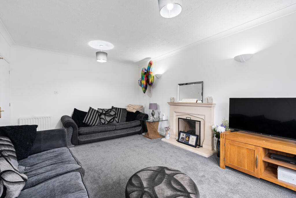 Holyhead Close, Hailsham, East Sussex photo 3