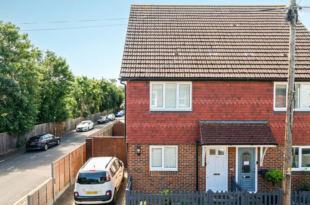 House in London, London Borough of Bromley - View 2