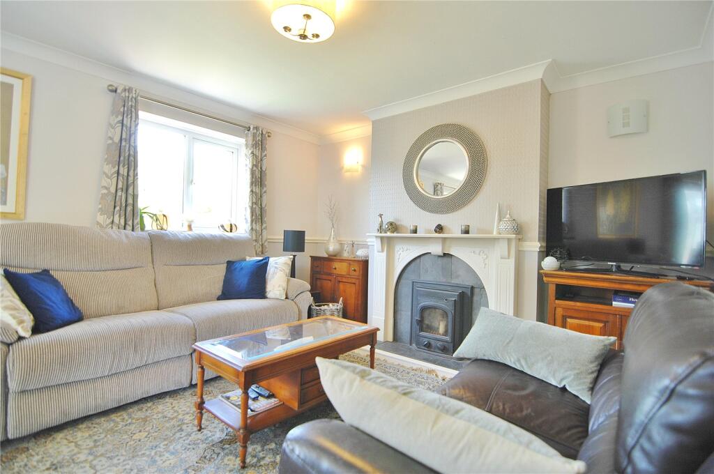 Bowbridge Lane, Stroud, Gloucestershire, GL5 photo 4