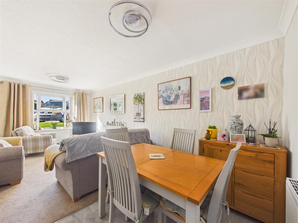 Thornton Close, Hessle photo 5