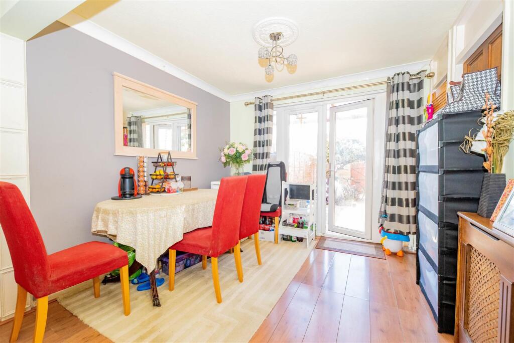 House in Guildford - View 4