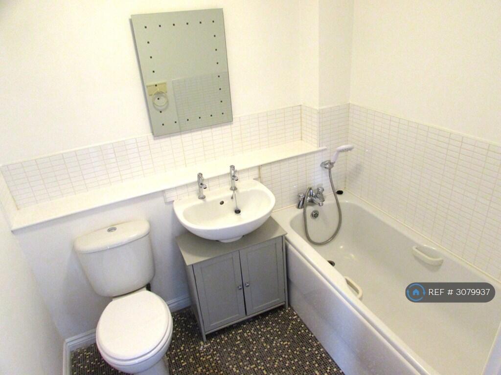 Apartment in Motherwell - View 5