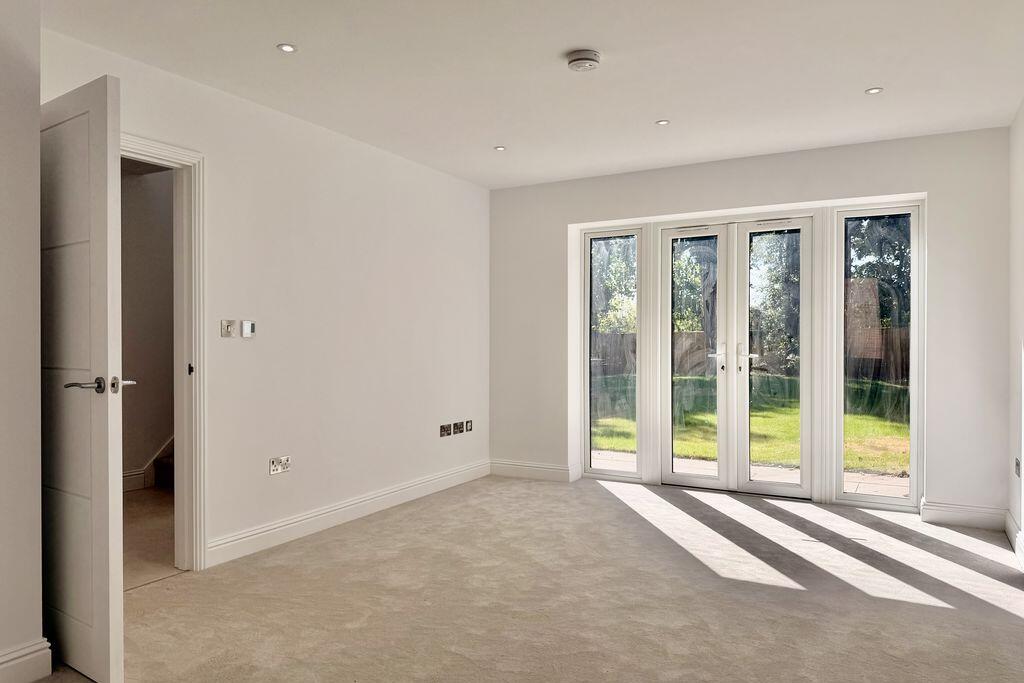 House in Portsmouth - More