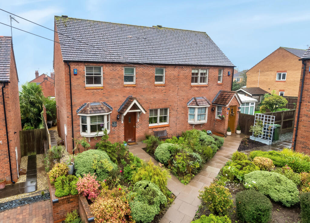 Main image of property: The Croft, Kidderminster Road, Cutnall Green, Droitwich