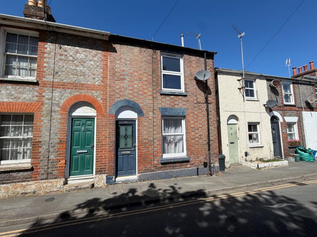 Main image of property: 22 St. Marys Road, Cowes, Isle Of Wight, PO31 7SU