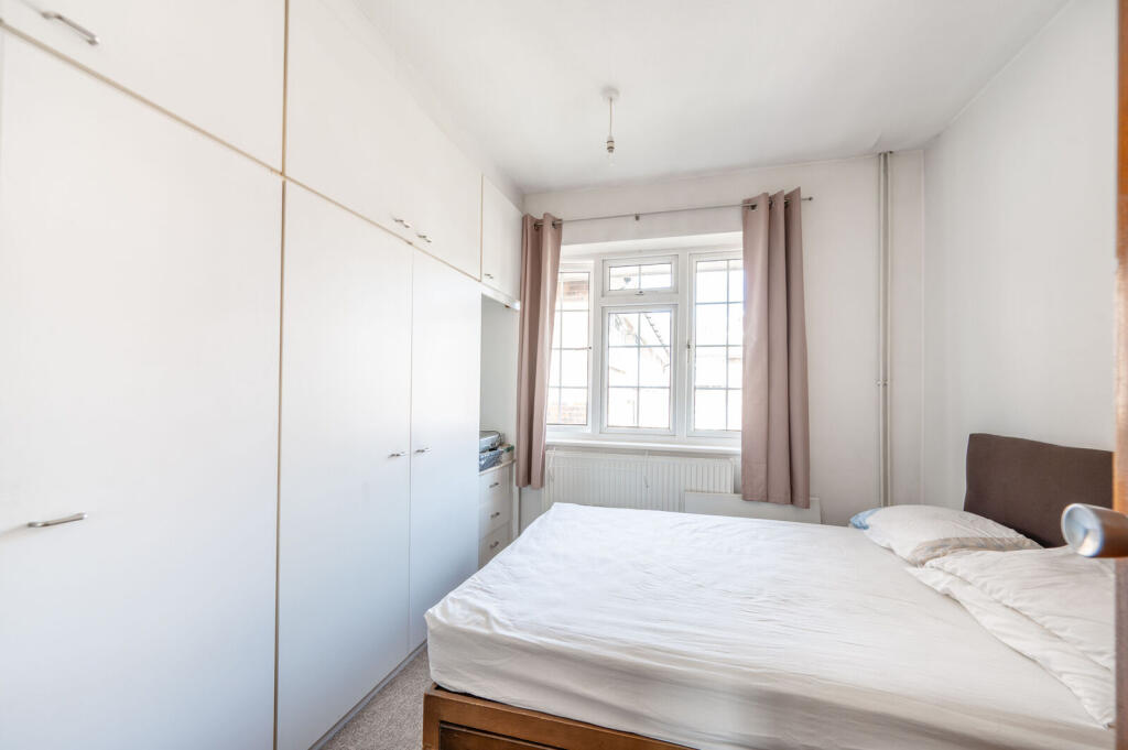 Apartment in Harrow - View 5