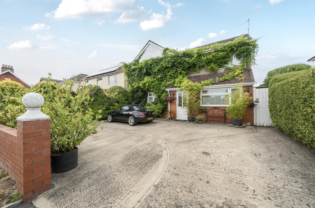 5-bed detached on Stratton Lodge, 31 Highworth Road, Stratton, SN3, £550,000