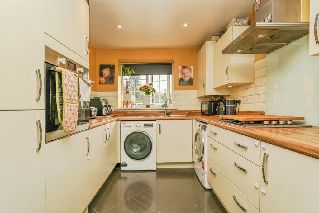 Bomford Way, Salford Priors, Evesham, Warwickshire, WR11 photo 3