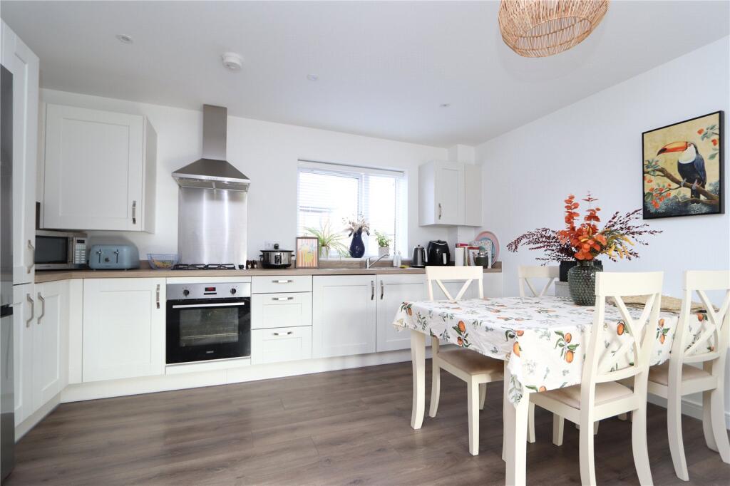 Apartment in Milton Keynes, Whitehouse - View 3