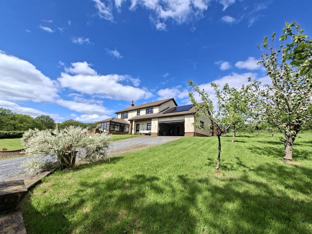 House in Ammanford, Llandybie - More