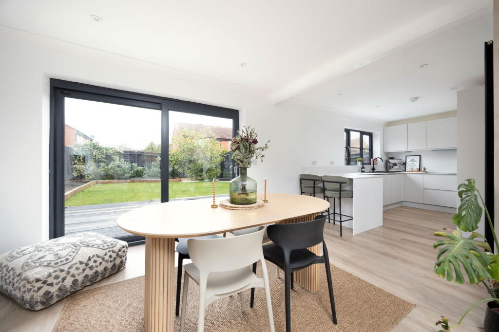 House in Wiltshire, Trowbridge - View 4