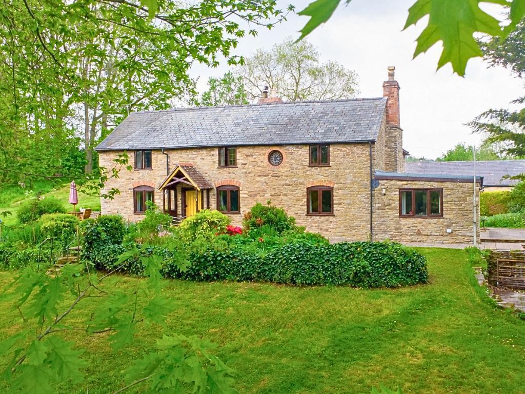 Main image of property: Kingsland, Leominster, Herefordshire, HR6 9QE