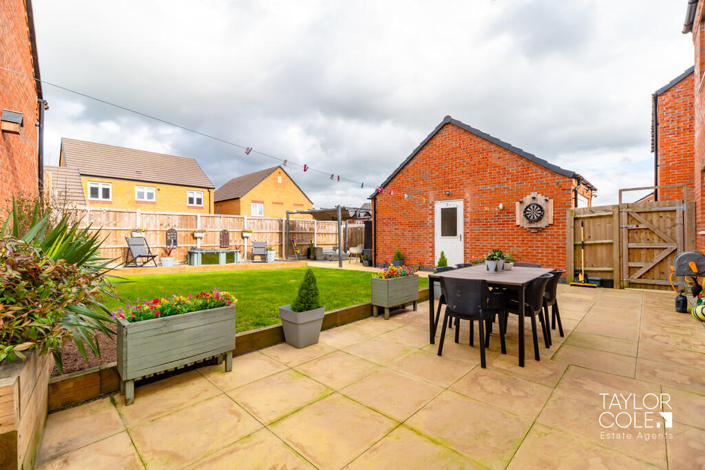 Additional image 27 of Narcissus Close, Tamworth