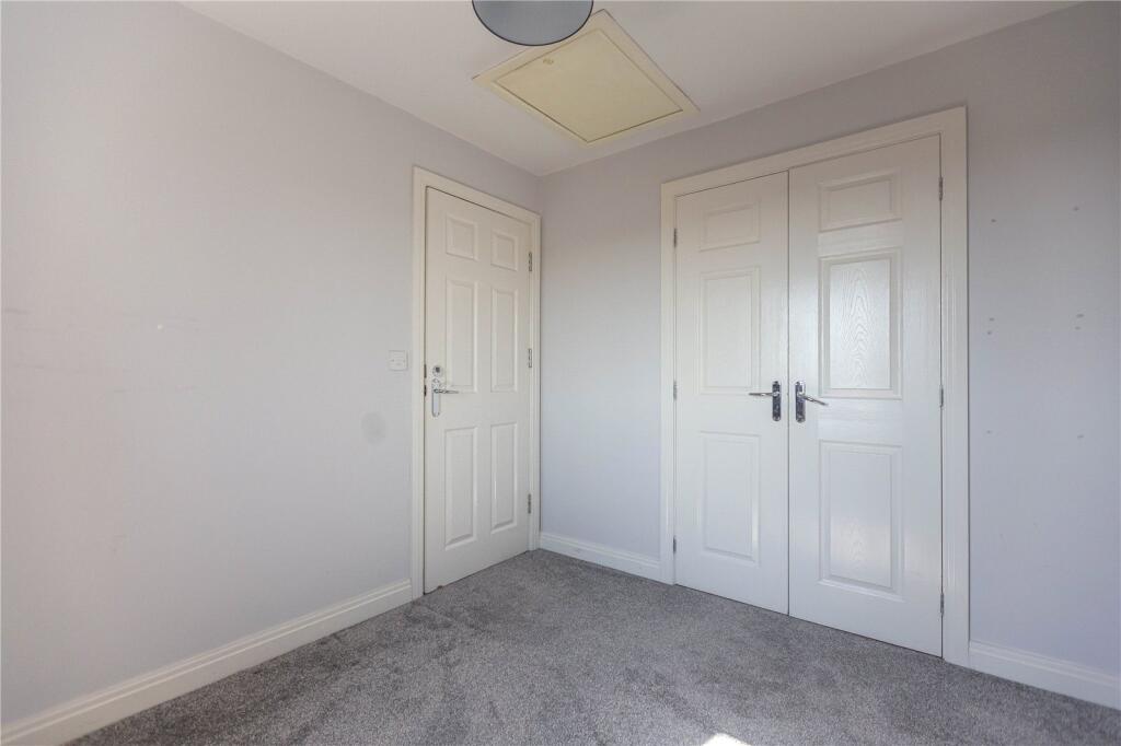 5 bedroom terraced house for rent
