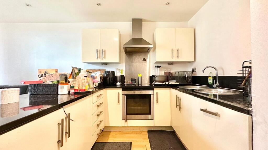 Apartment in London - More