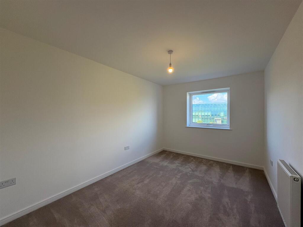 Apartment in Rochester - View 5