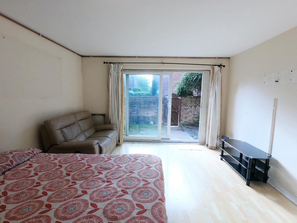 House in London - View 3