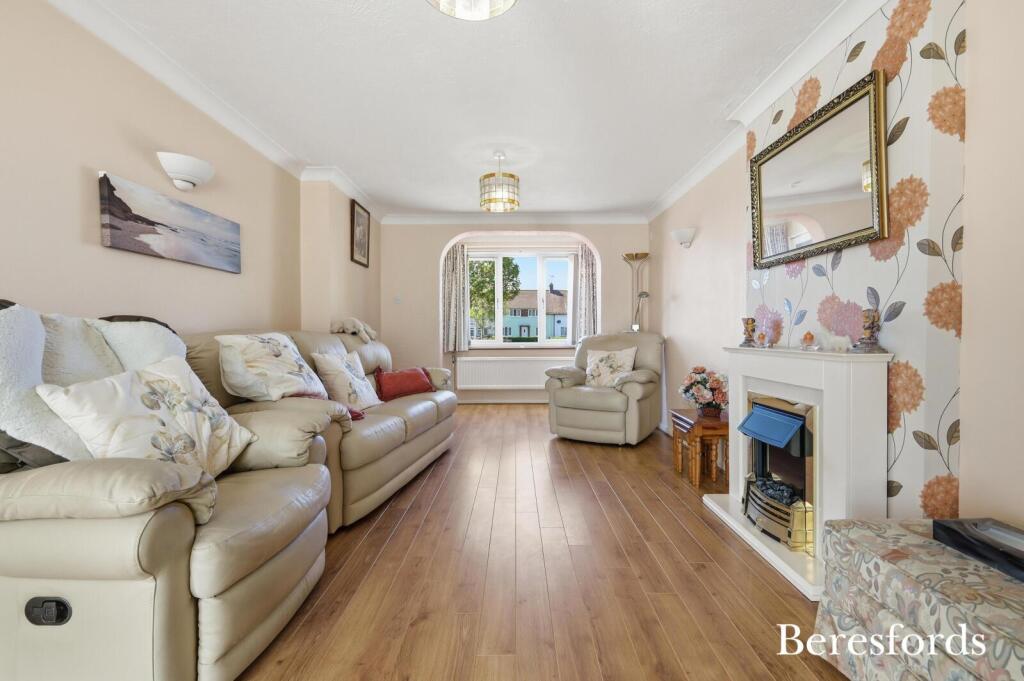 St. Michaels Drive, Roxwell, CM1 - View 2