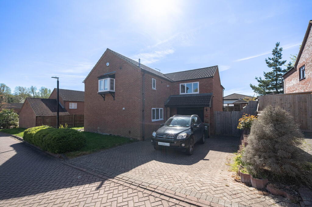 Main image of property: Craddocks Close, Bradwell, Milton Keynes, MK13 9DX