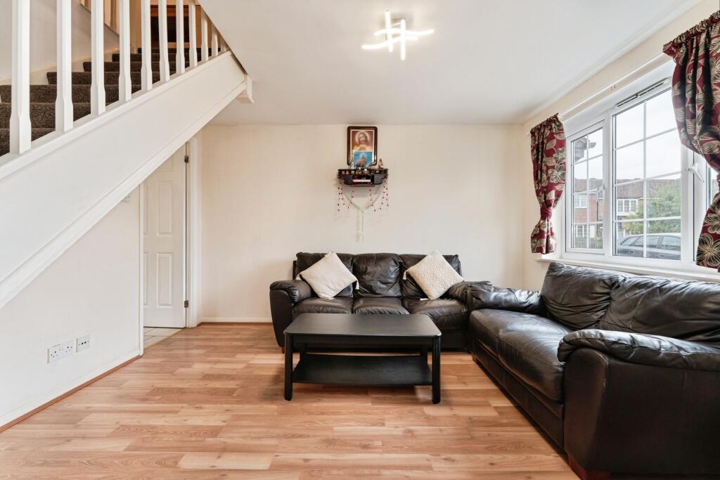 Tamarin Gardens, Cherry Hinton, CB1 photo 3