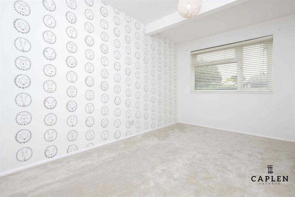 Apartment in Ilford - View 4