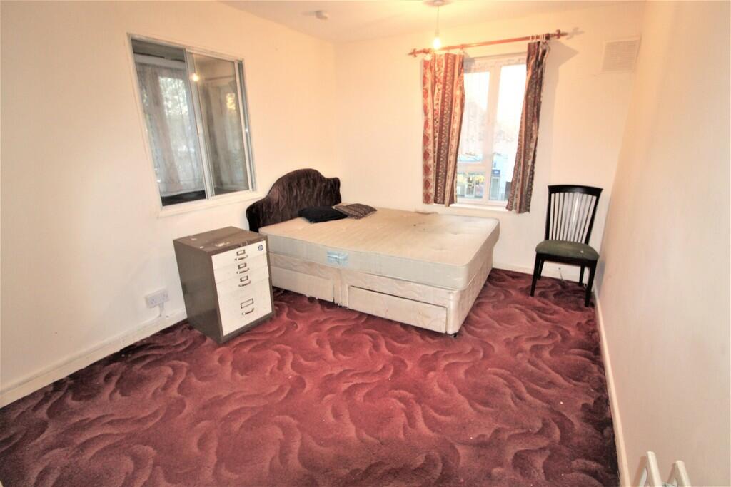 The Broadway, Southall photo 4