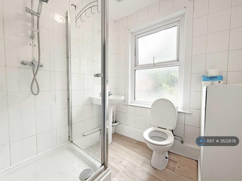 Apartment in Warrington, Westy, Latchford - View 5