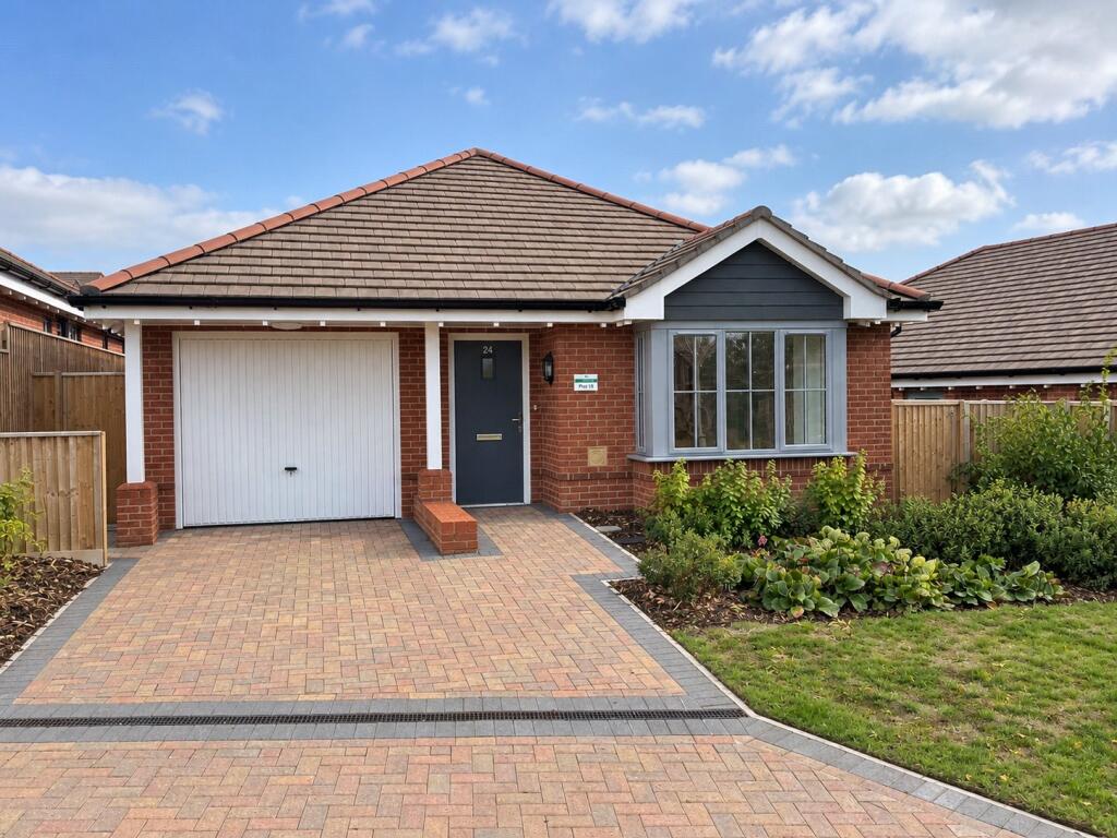2-bed bungalow on Plot 16, Whitsbury Green, Whitsbury Road, Fordingbridge, SP6, £465,000