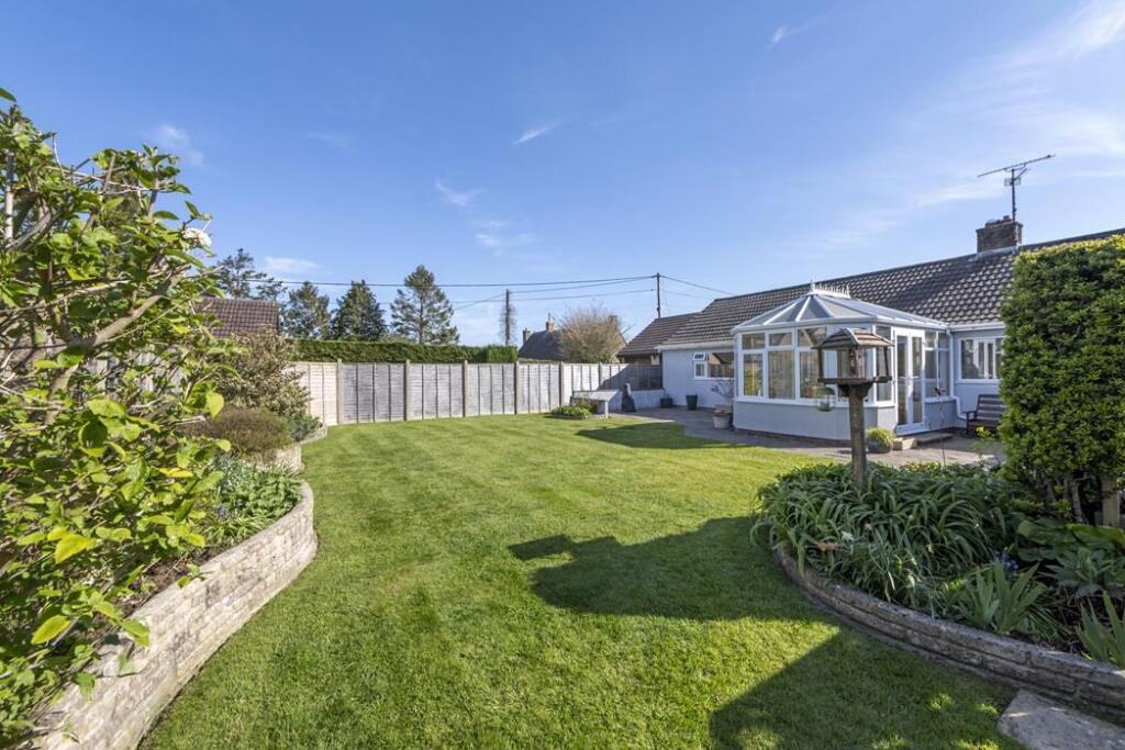 3-bed detached on Beer Hackett, Sherborne, £475,000
