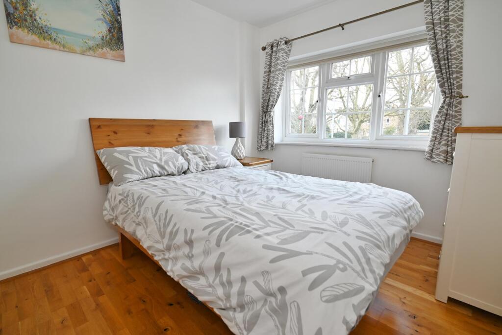 House in Twickenham - View 5