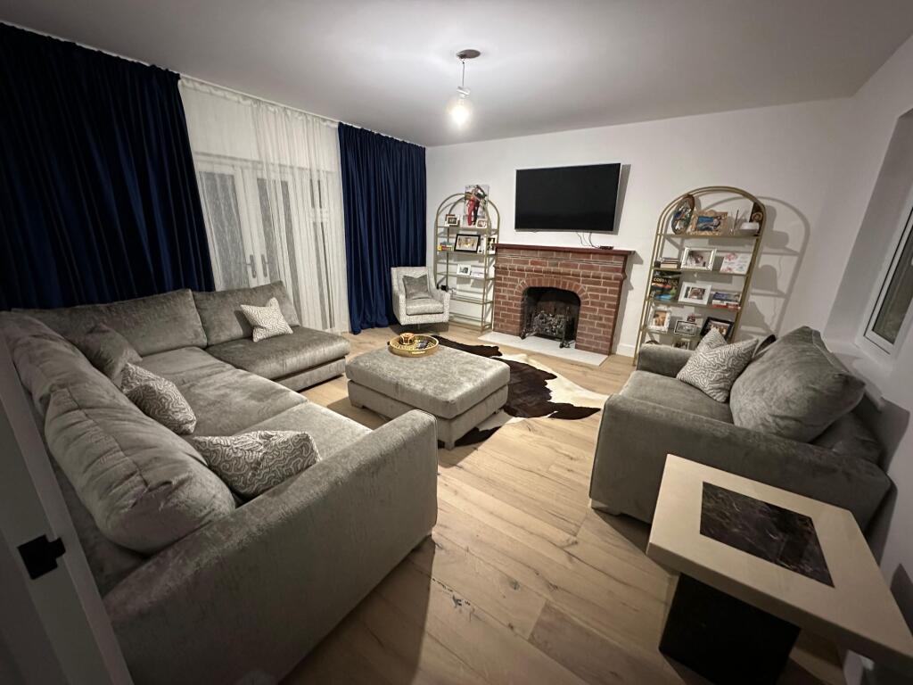 House in Epping Forest, Nazeing - View 2