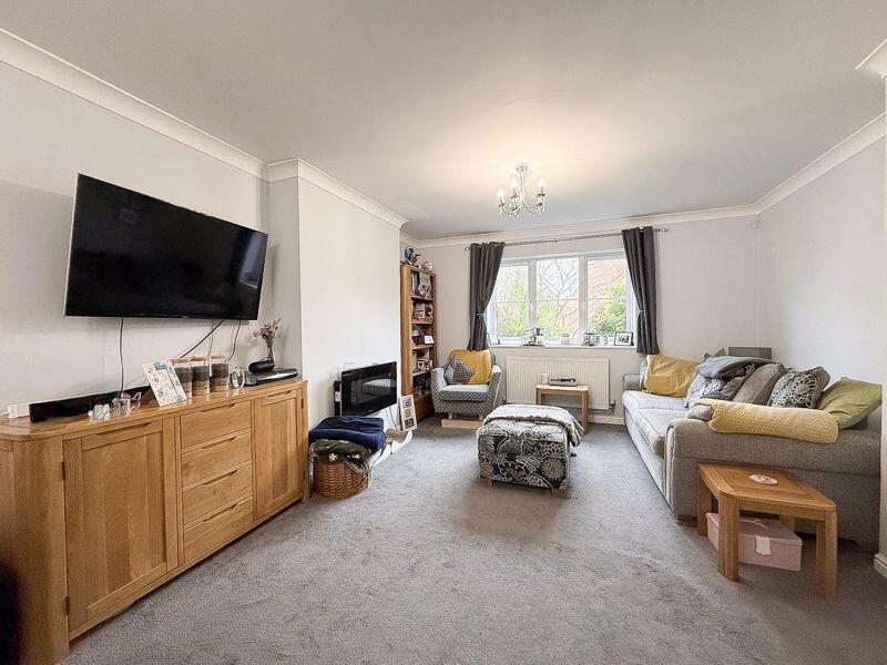 Church Walk, Burntwood, WS7 3QR photo 3