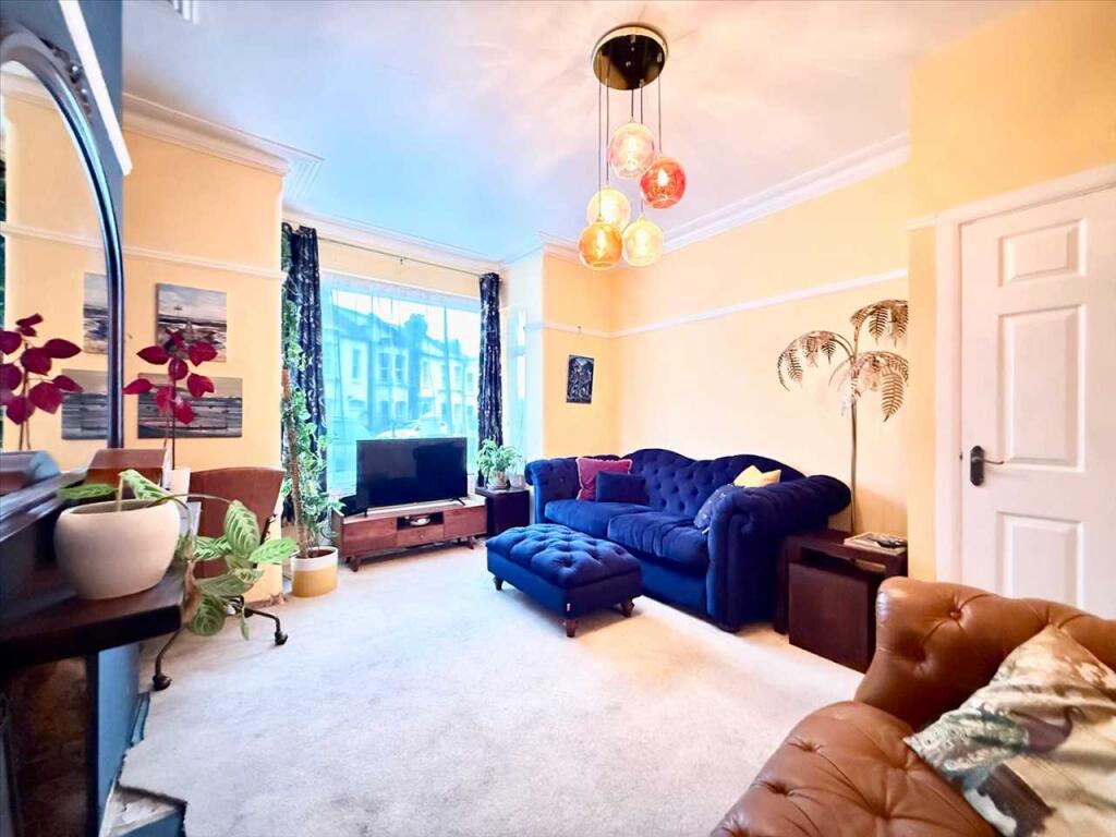 Westcliff on Sea, SS0 photo 2