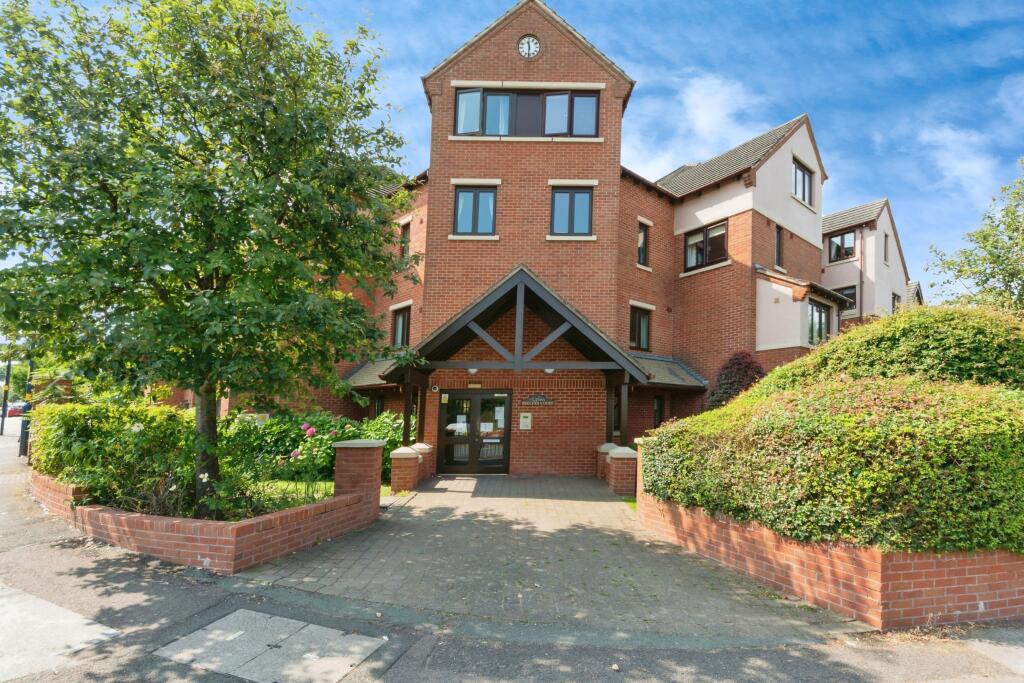 Beeches Court, Rednal