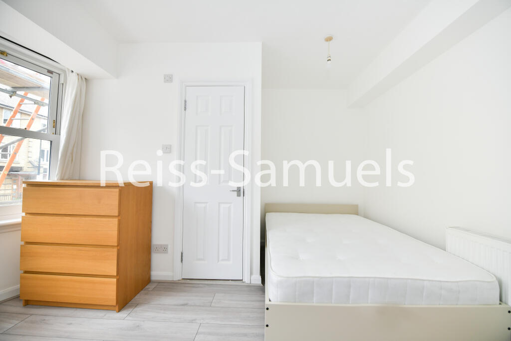 6 bedroom terraced house for rent