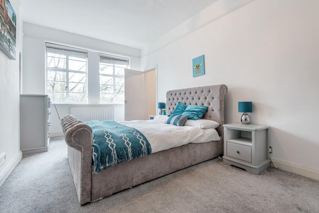 Main image of property: Clapham Common North Side, London, SW4
